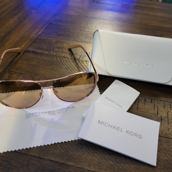 Michael Kors Chelsea Bright sunglasses - Picture 8 of 10